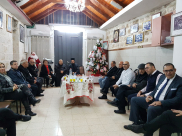 صور: وجهاء مسلمون من مدينة الرّملة في زيارة معايدة لأبناء الطّائفة المسيحيّة